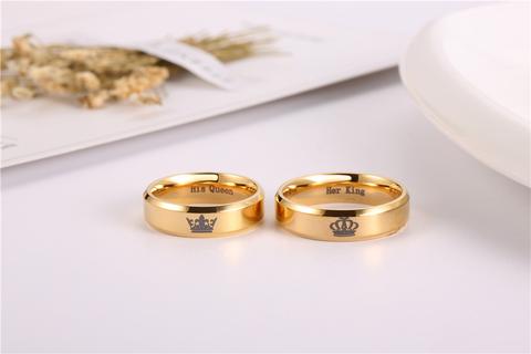 Buy Karatcart Golden Titanium Elegant King And Queen Couple Band Rings With  Red Rose Case Online